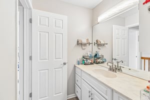 Whitewood Dr-S0705-023.jpg