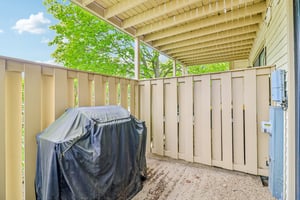 Whitewood Dr-S0705-030.jpg