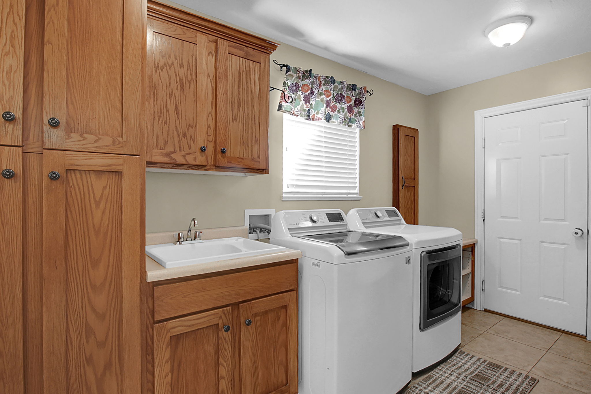  2810 1375 E St, Ogden, UT 84414, US Photo 27