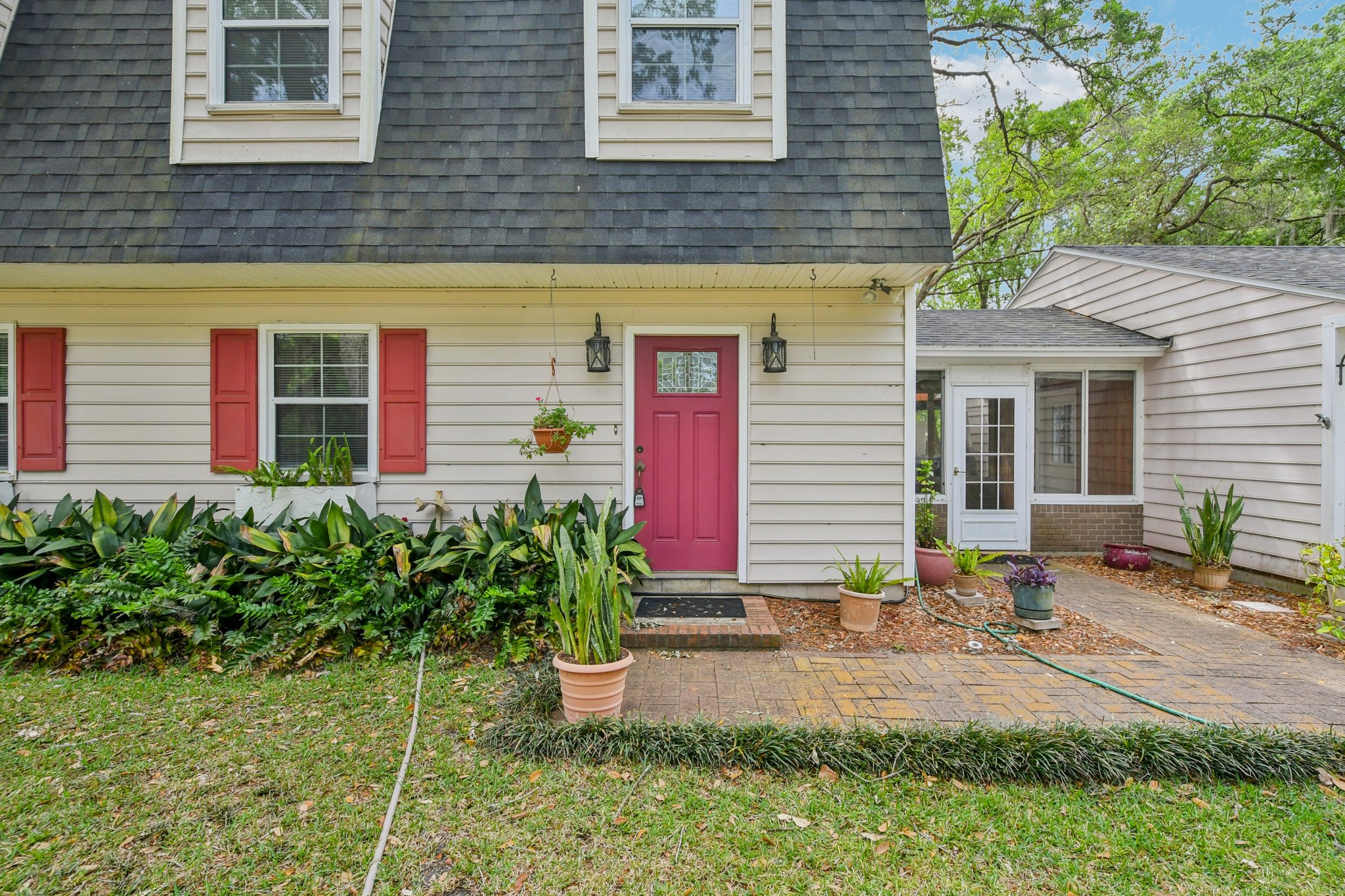 Mandarin Meadows Dr-S0204-005.jpg