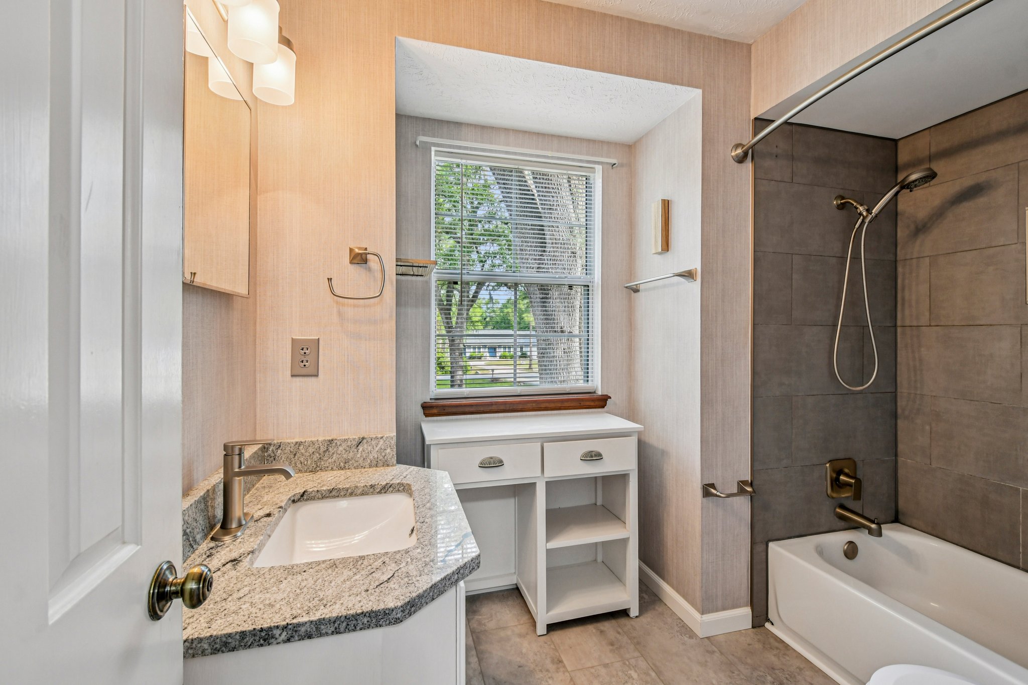 Mandarin Meadows Dr-S0204-052.jpg