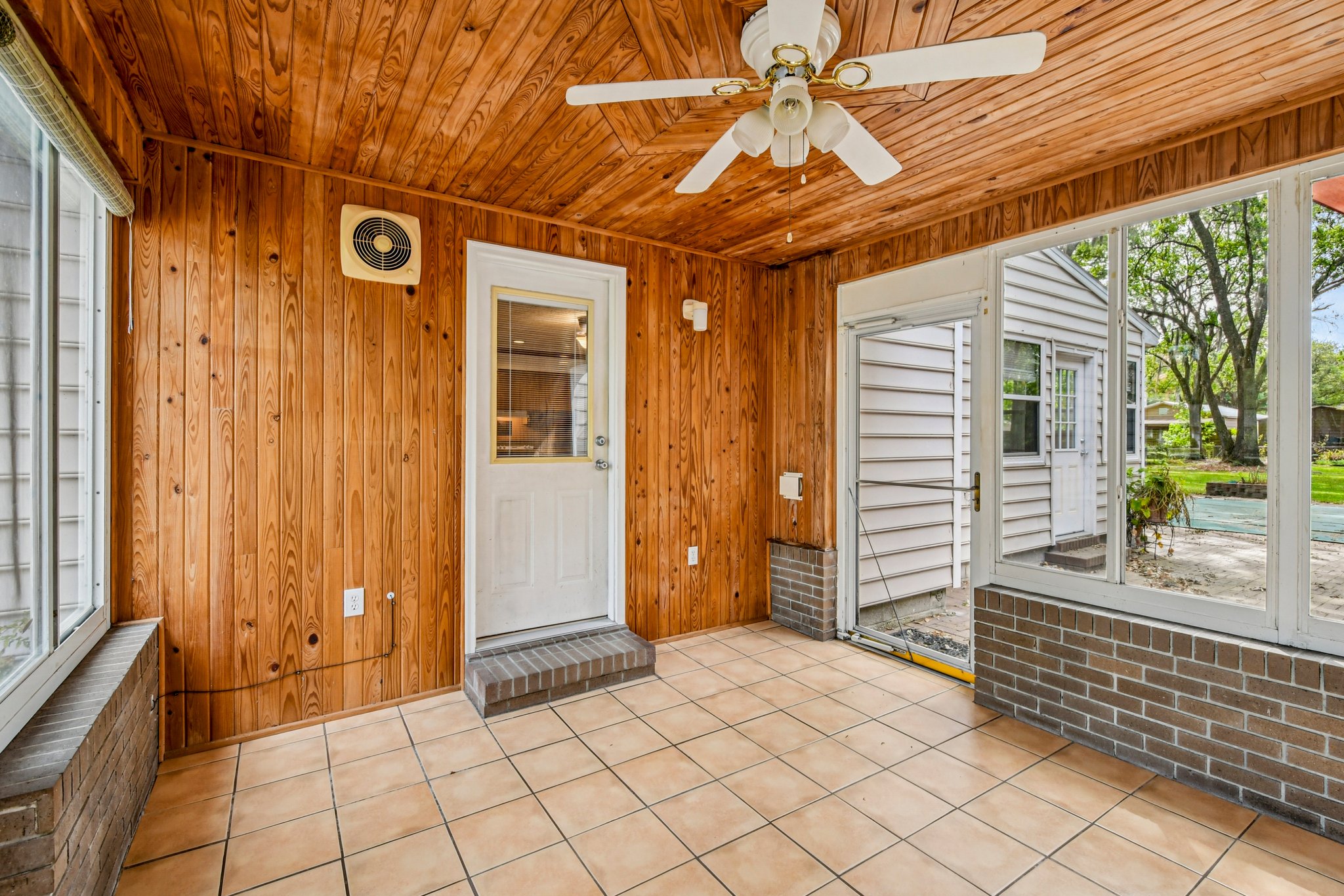 Mandarin Meadows Dr-S0204-056.jpg