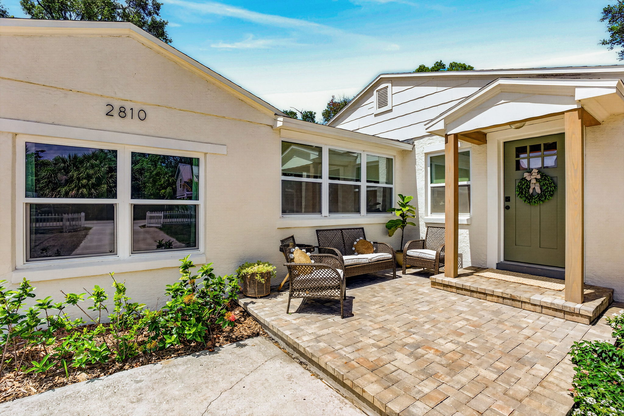 Front Entrance 2 of 4