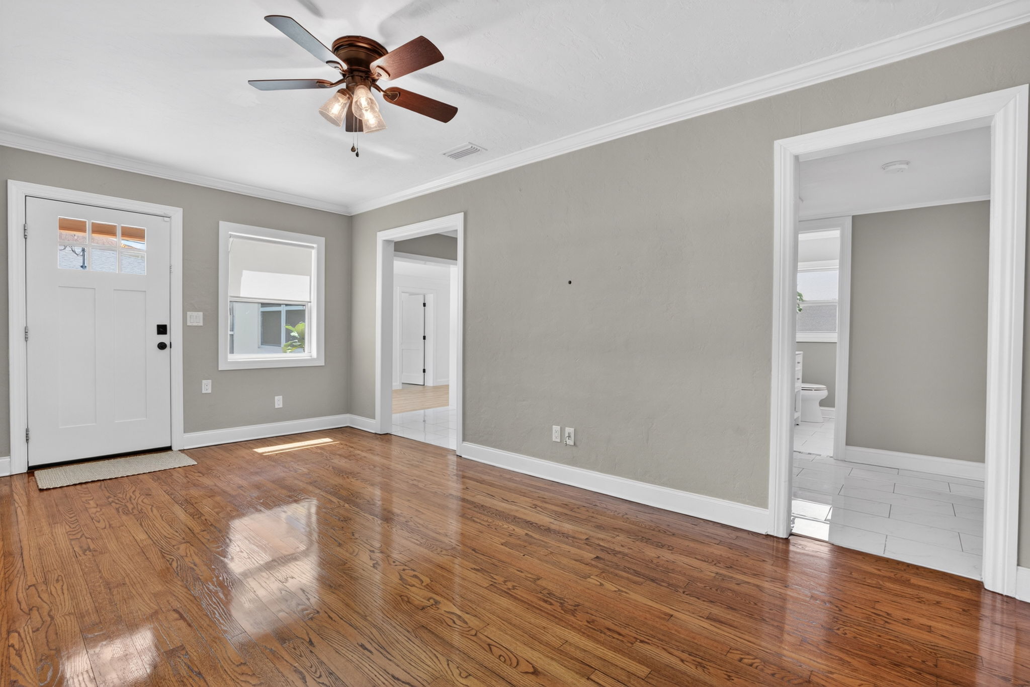 Living Room 3 of 4