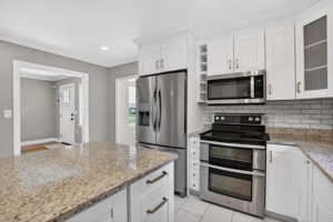 Kitchen 3 of 4