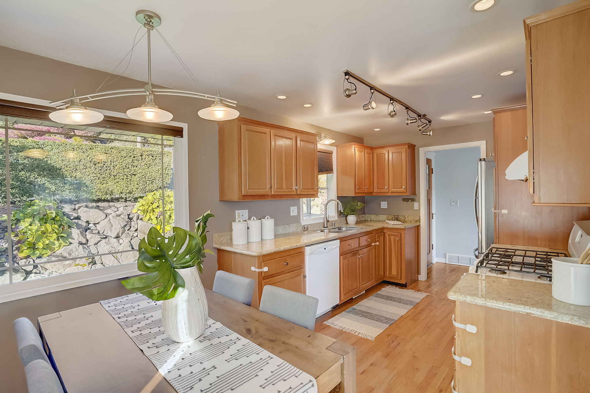  23rd Ave W-013