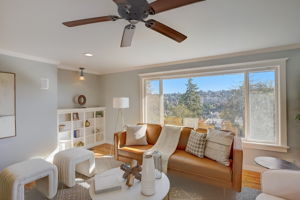  23rd Ave W-011