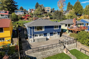  23rd Ave W-048