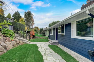 23rd Ave W-061