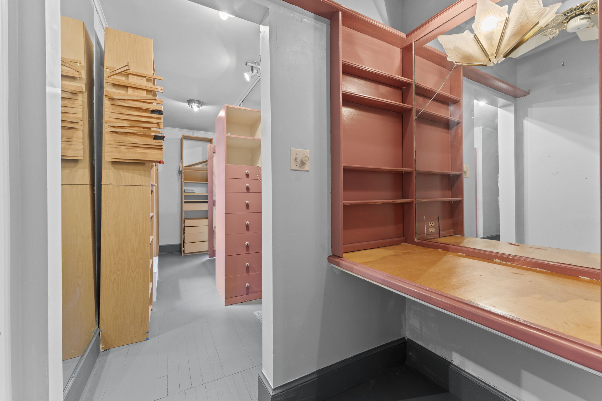 Primary Suite - Walk-In Closet