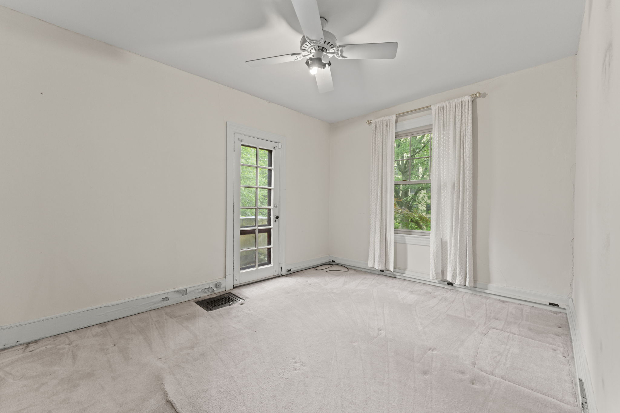Bedroom 1 - Upper Level 1