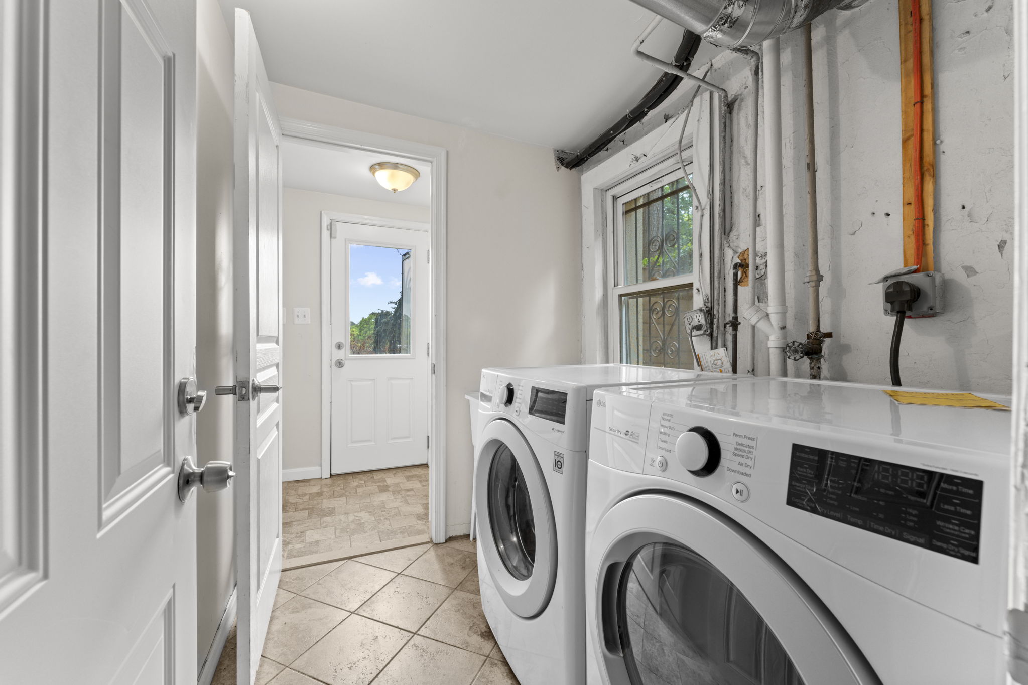 Lower Level - Foyer and Laundry Room
