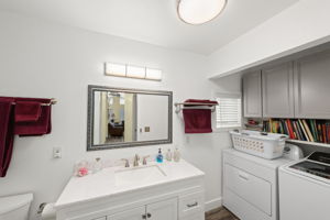Bathroom/Laundry