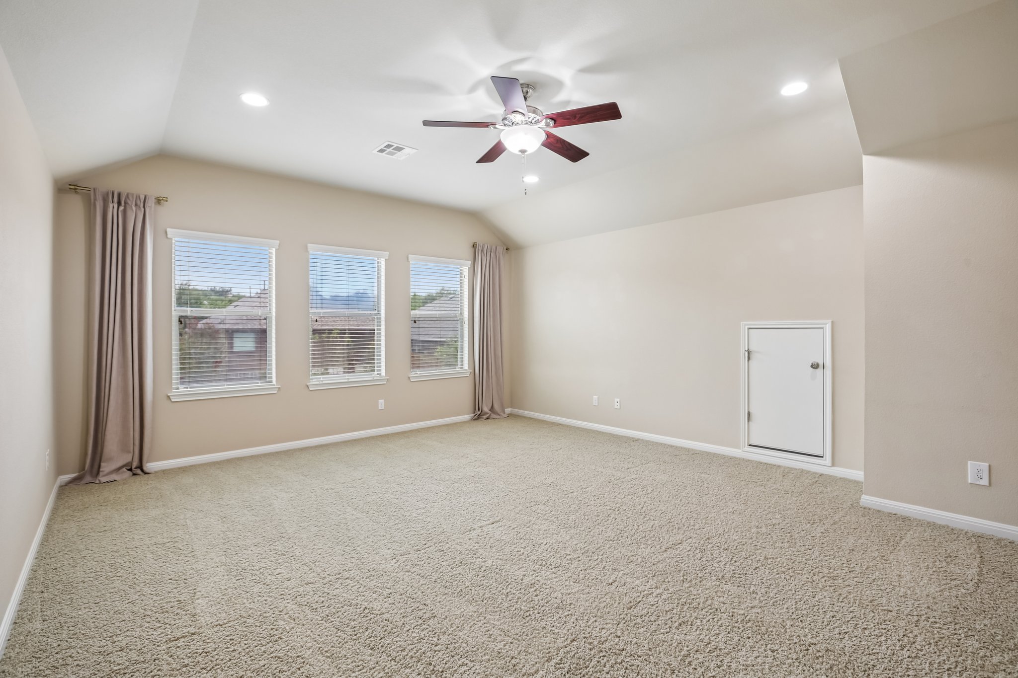 Granite Hill Cv-S0110-034.jpg