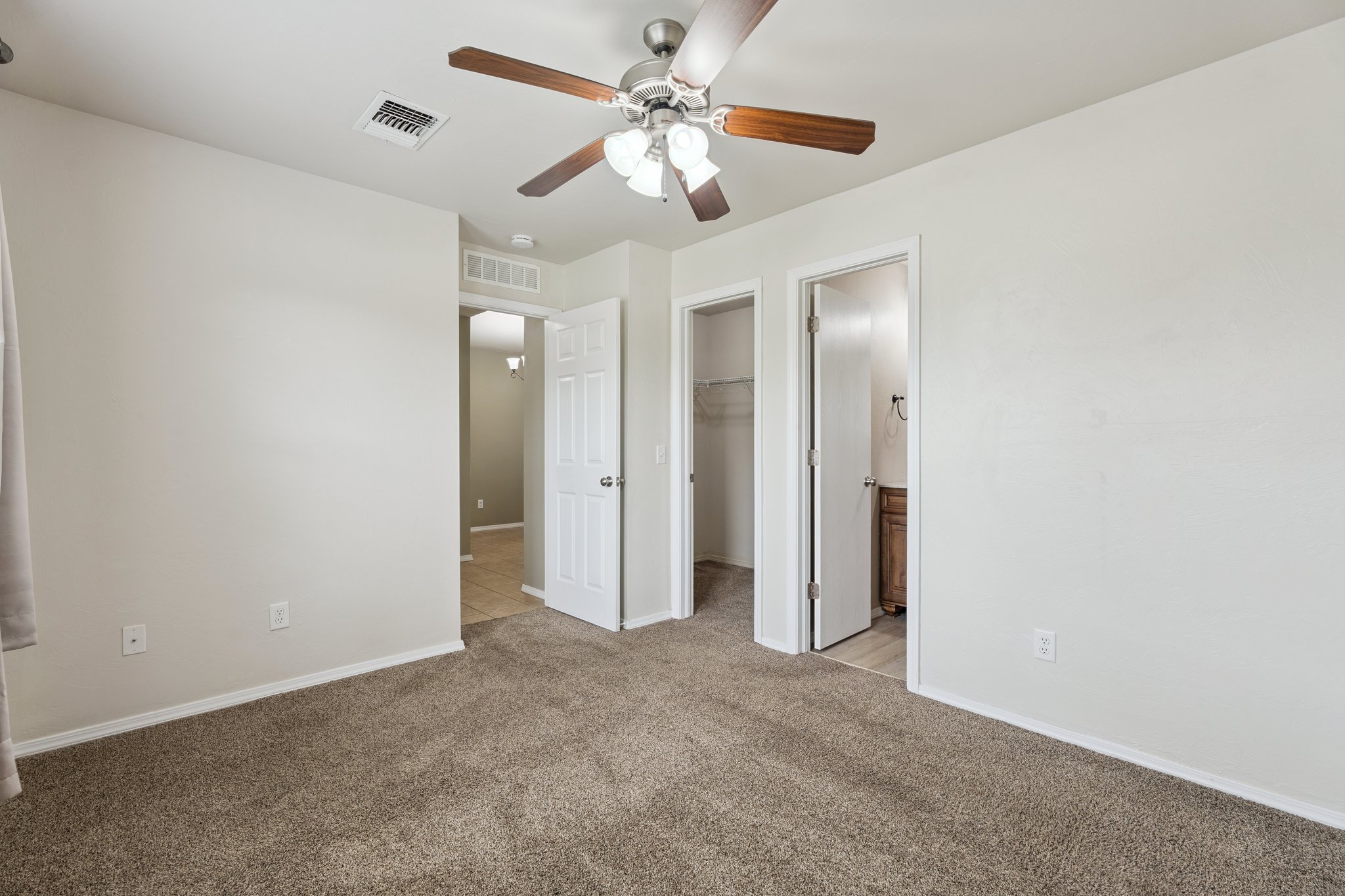 2813 NW 184th Terrace_020.jpg
