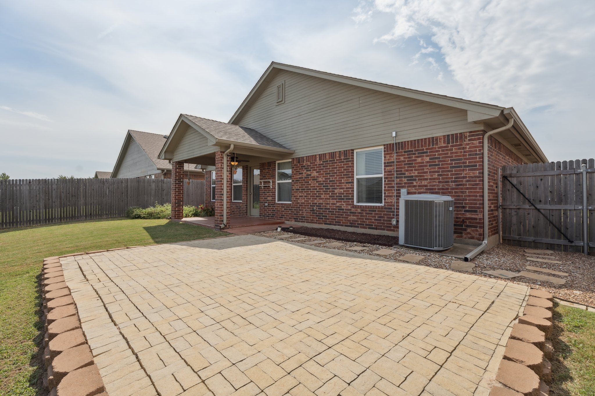 2813 NW 184th Terrace_038.jpg
