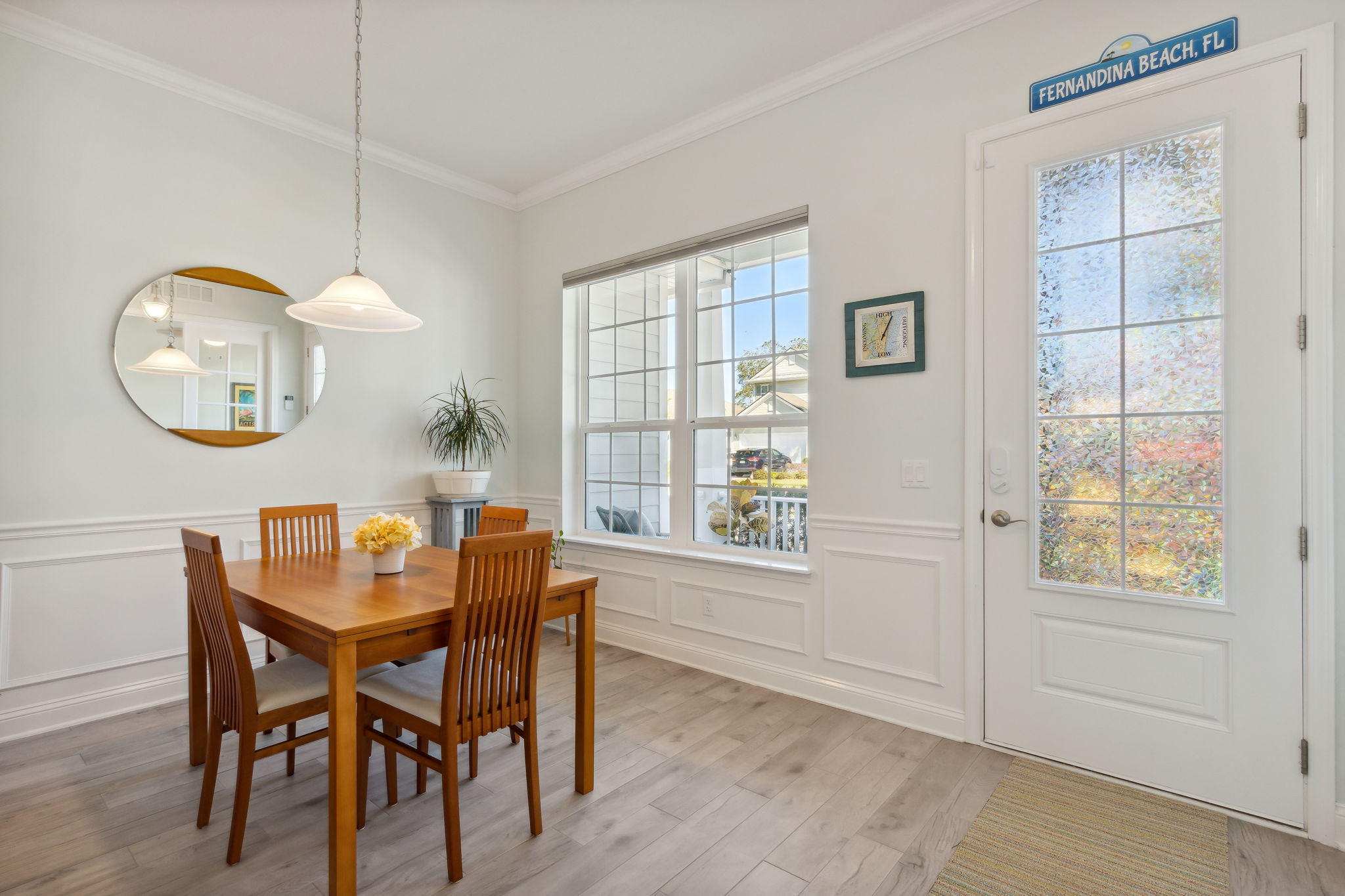 Foyer / Dining Room