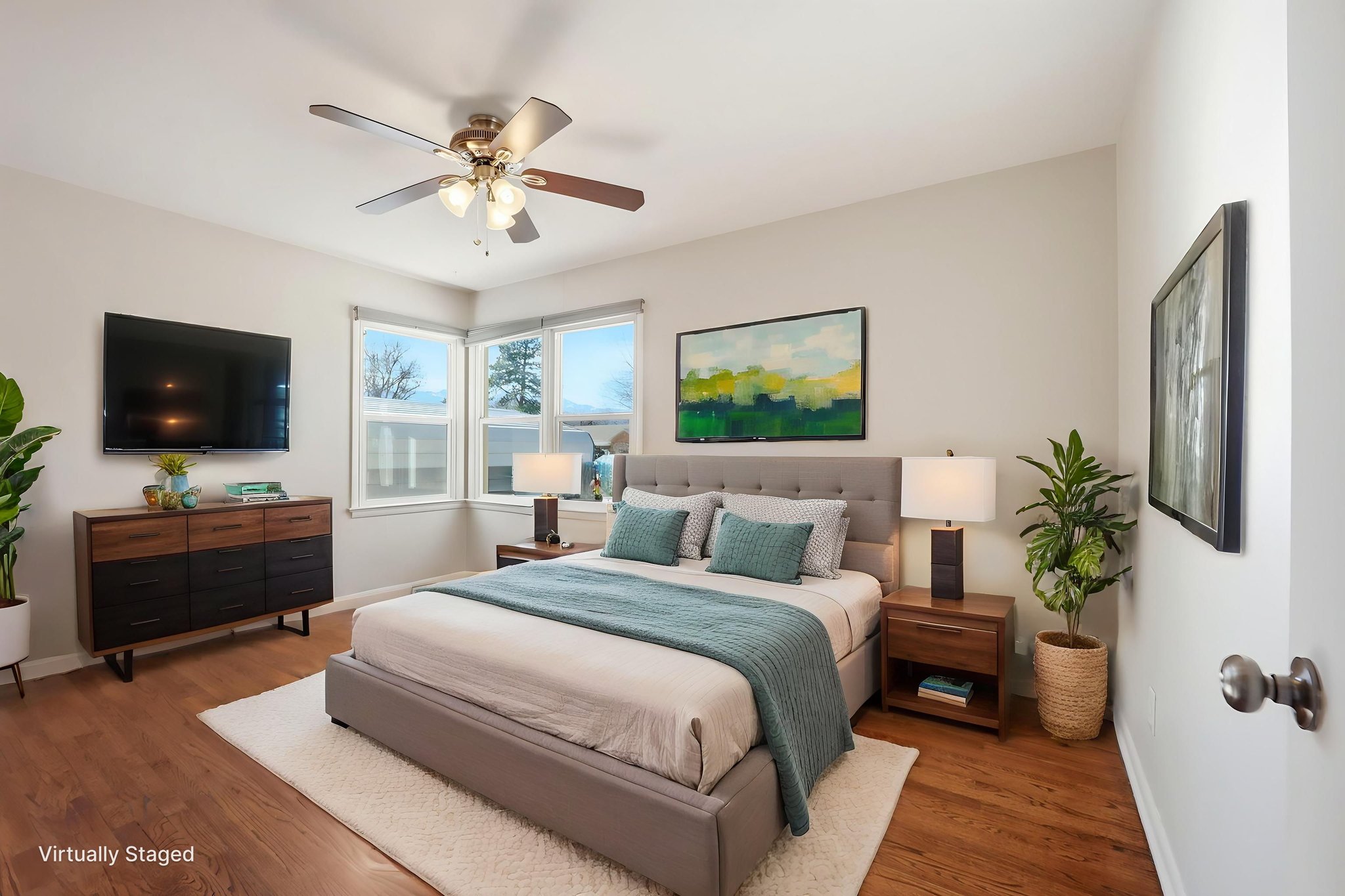 22-print-VIBE3432 virtually staged.jpeg