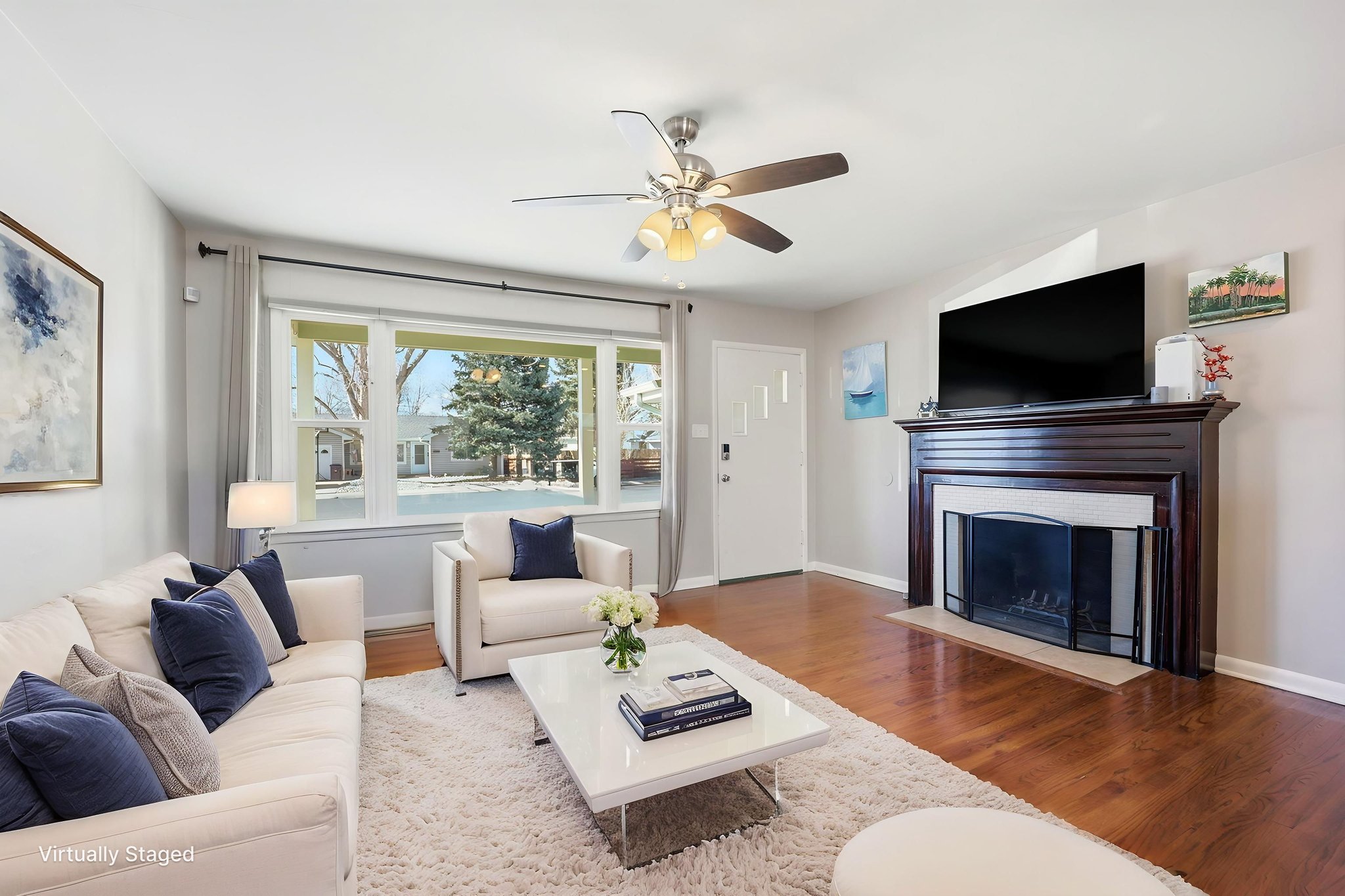 VIBE3367 virtually staged.jpeg