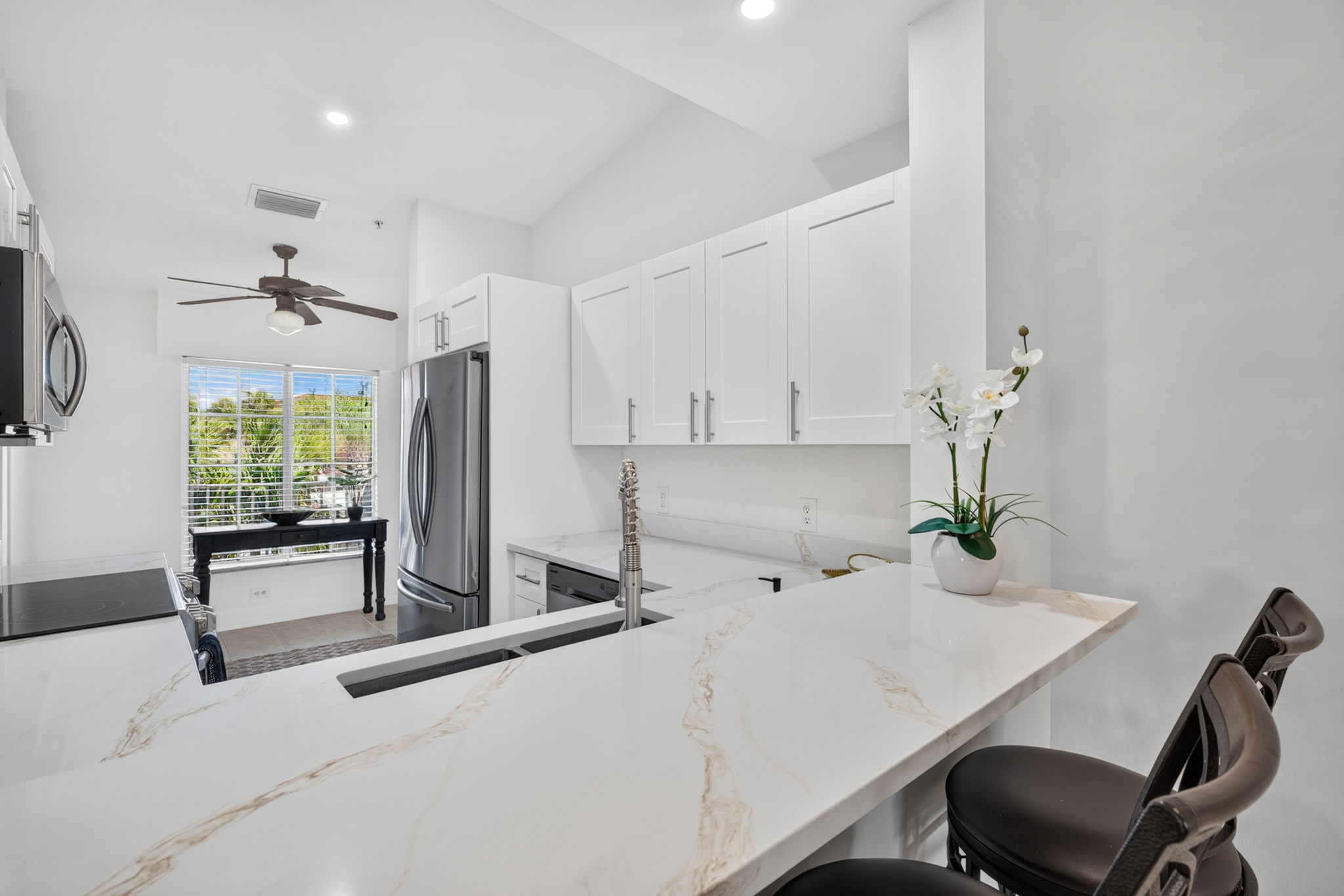 Kitchen 1 of 6