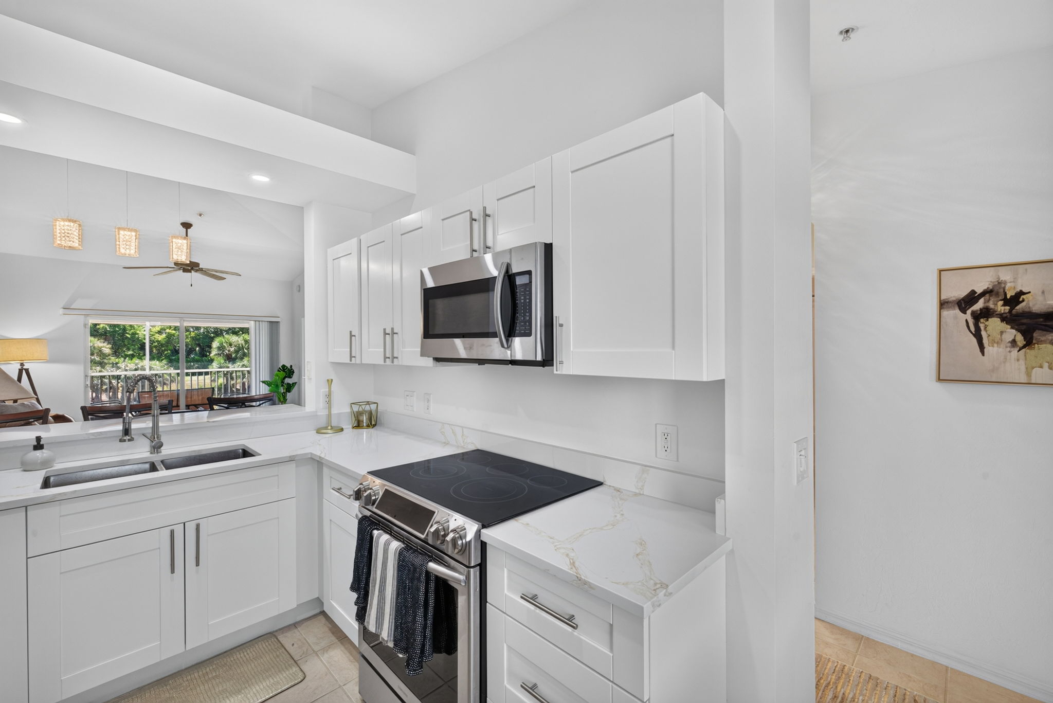 Kitchen 3 of 6