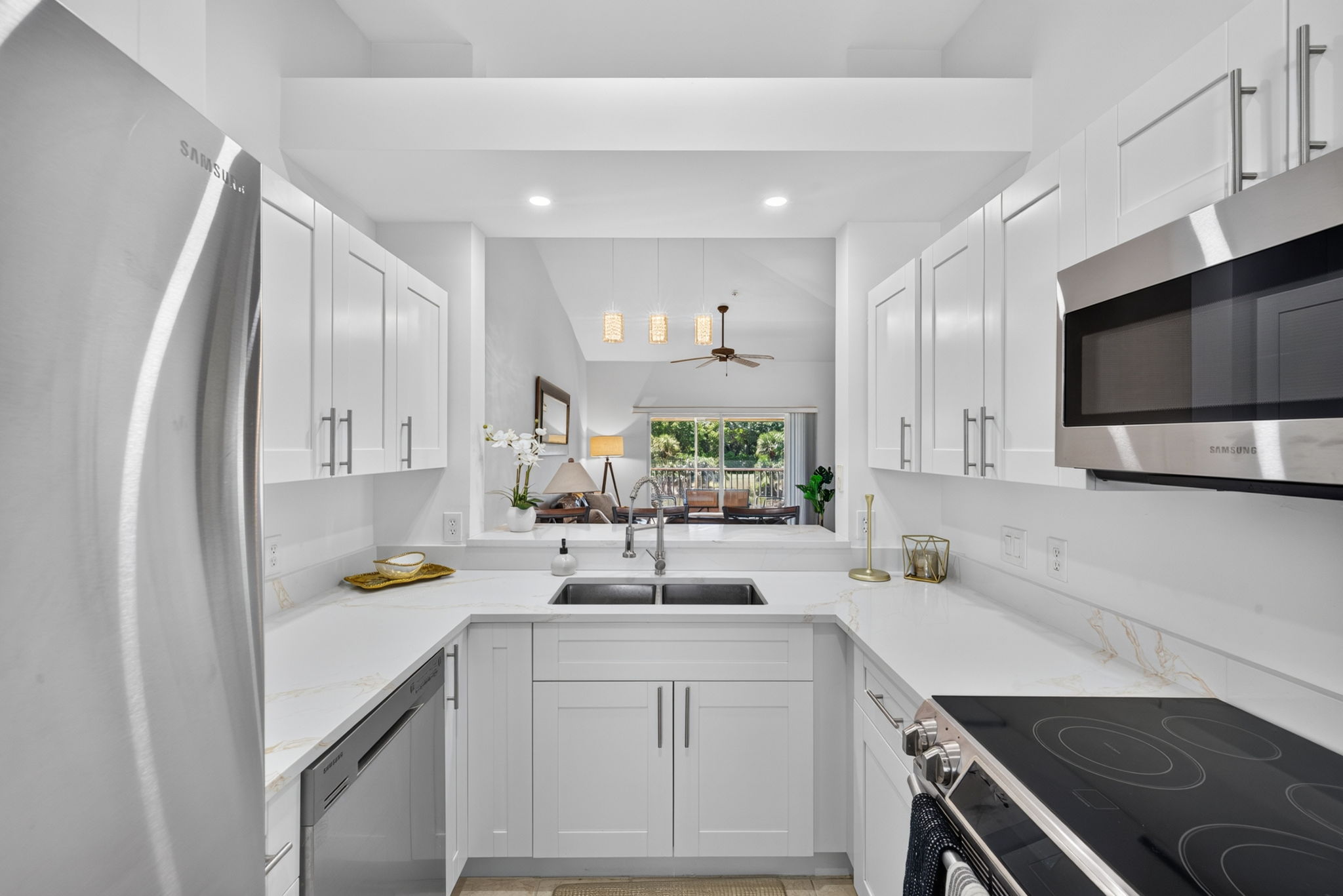 Kitchen 4 of 6