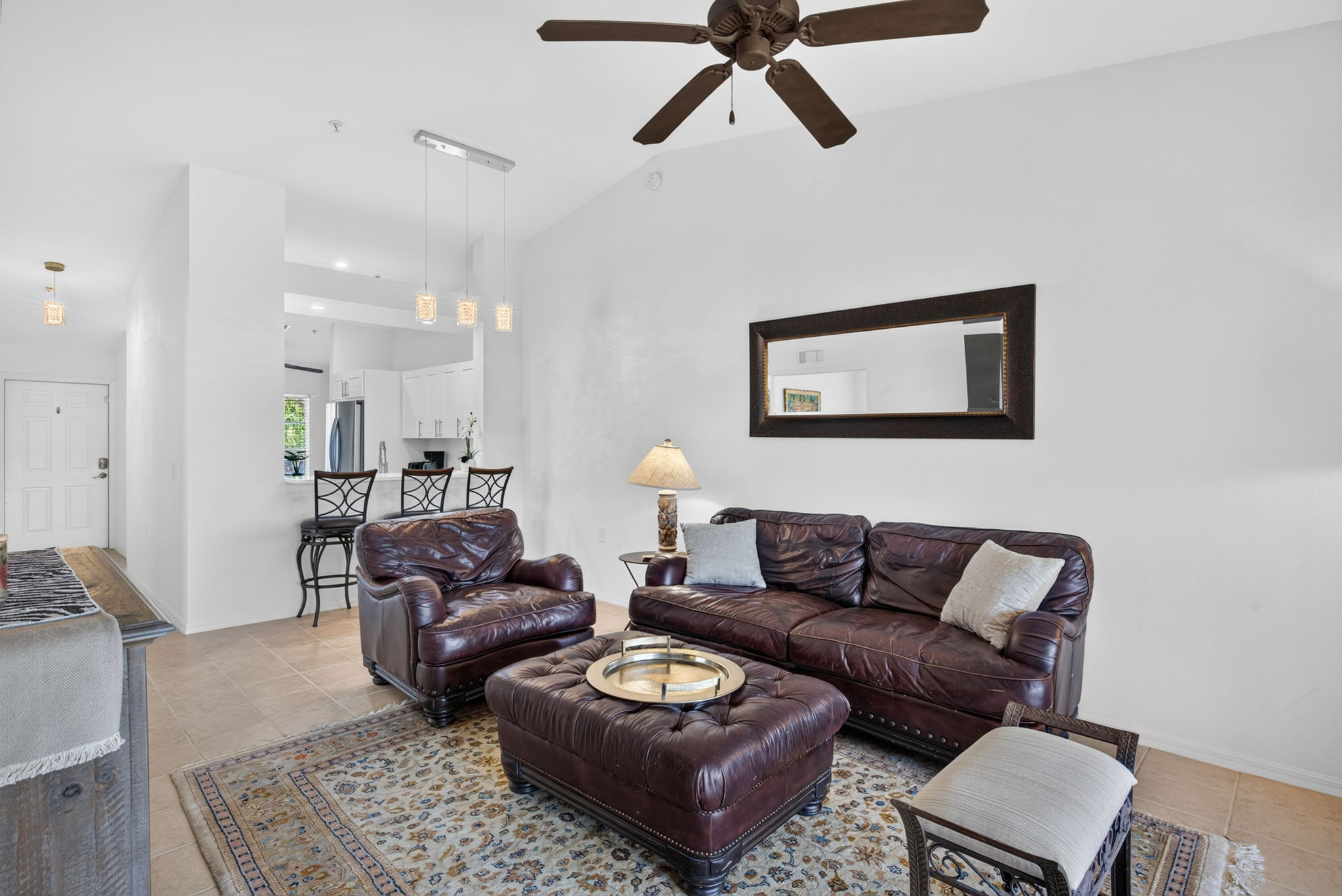 Living Room 4 of 5