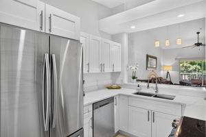 Kitchen 2 of 6