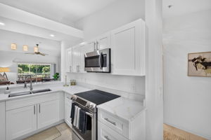Kitchen 3 of 6