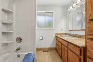 NE 124th Ave-S0707-022.jpg