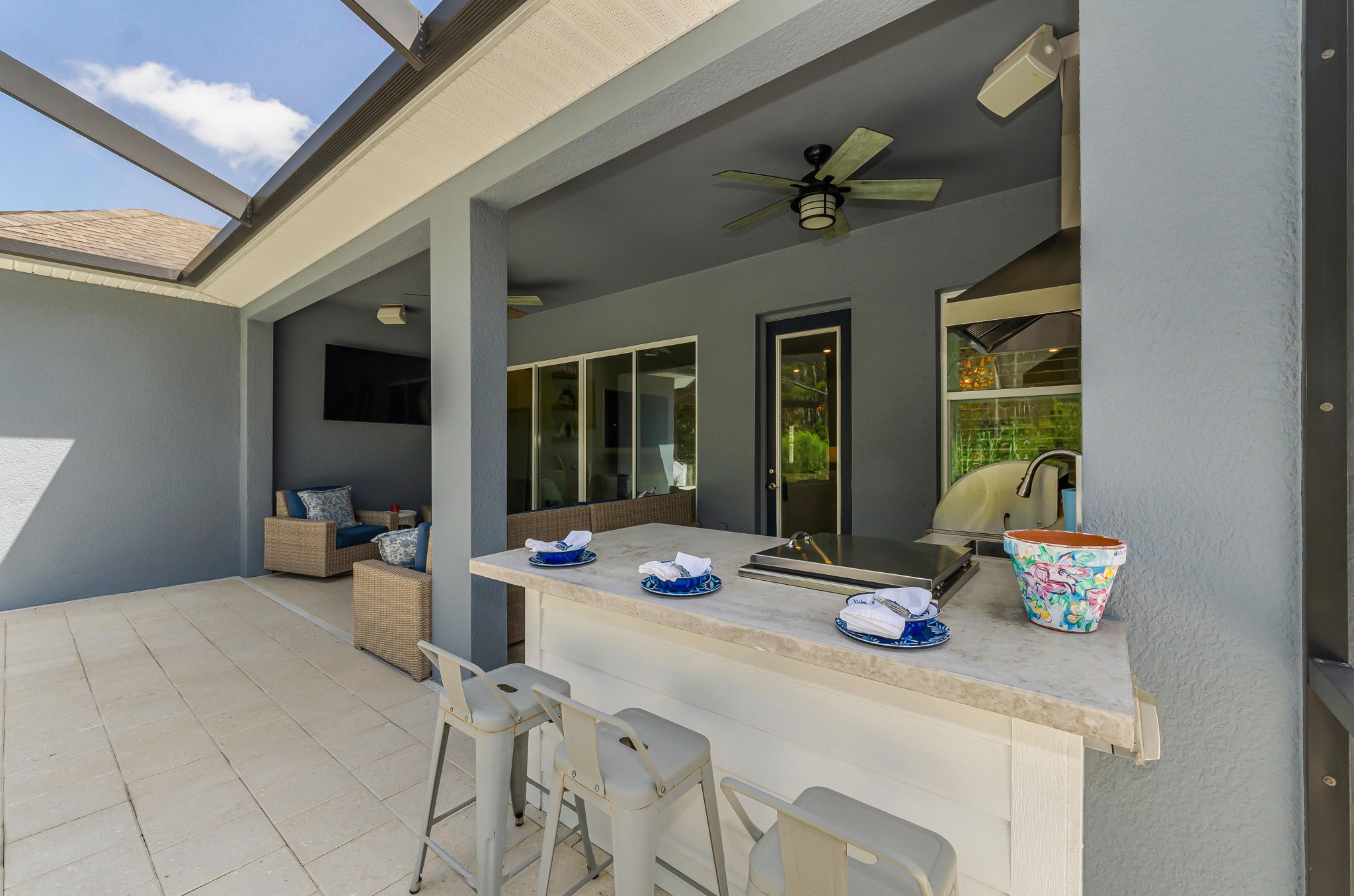 Outdoor Bar and Grilling Area1