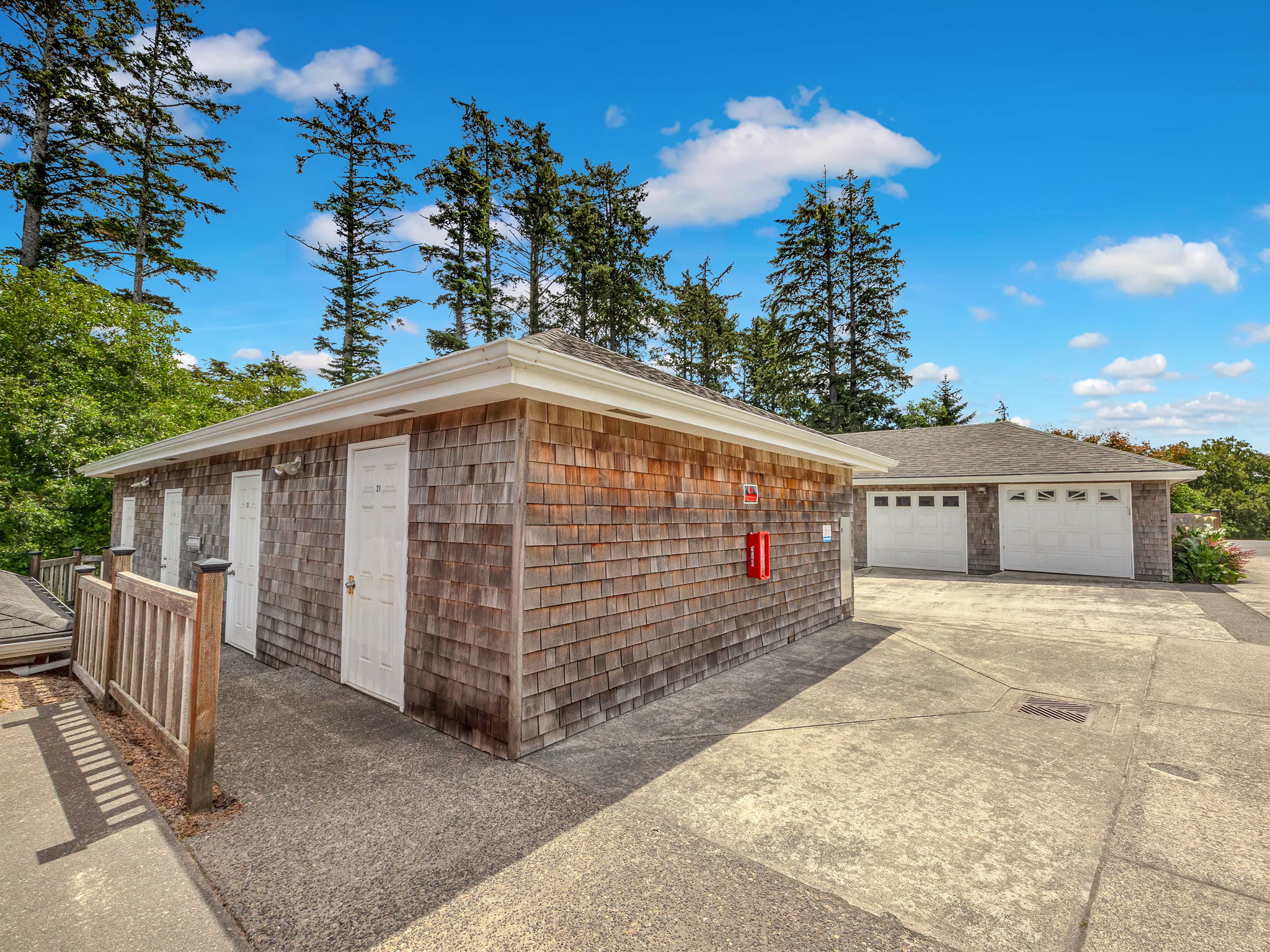  Photo 42