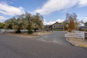  Photo 0