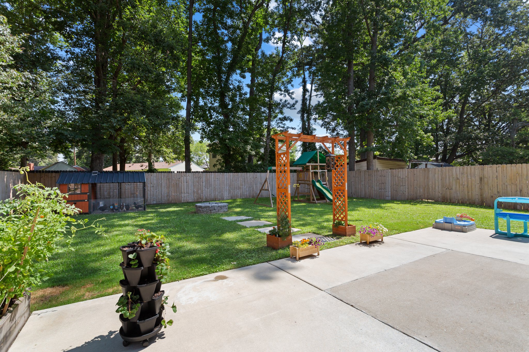  Photo 23