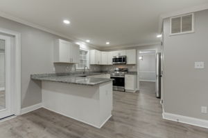 Kitchen/Breakfast Bar