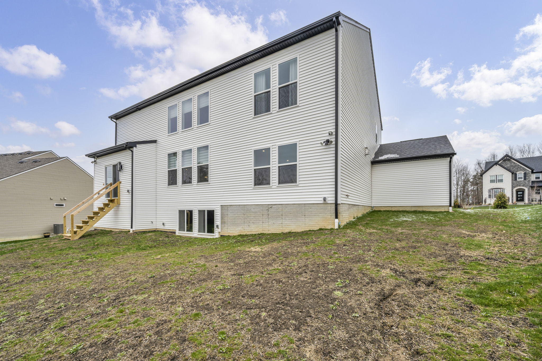 2818 Weeping Pne Dr, Medina, OH 44256