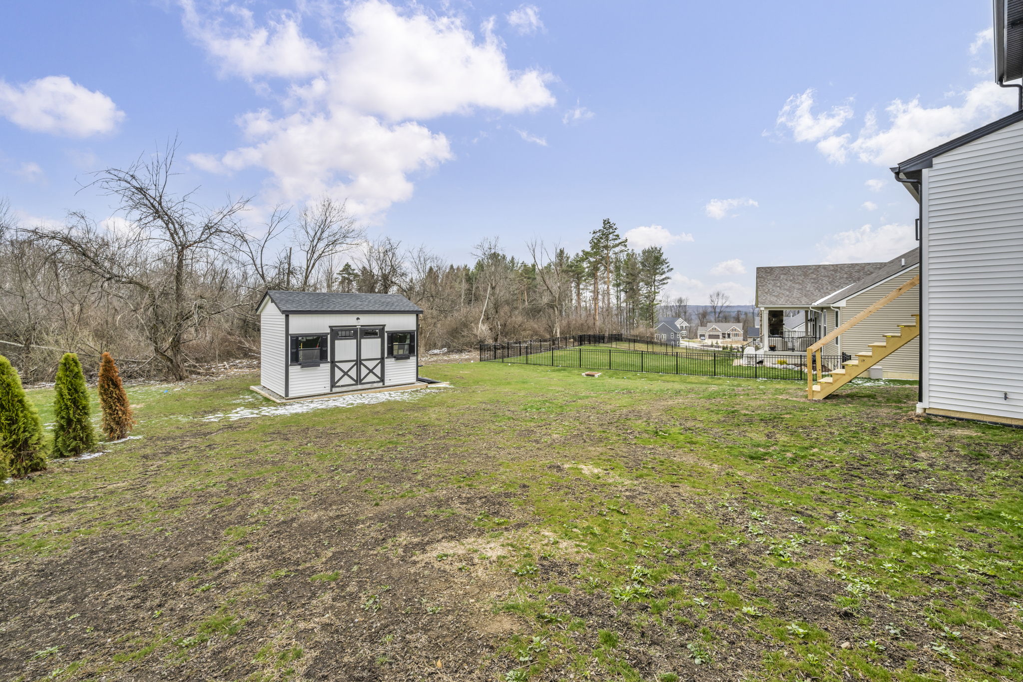 2818 Weeping Pne Dr, Medina, OH 44256
