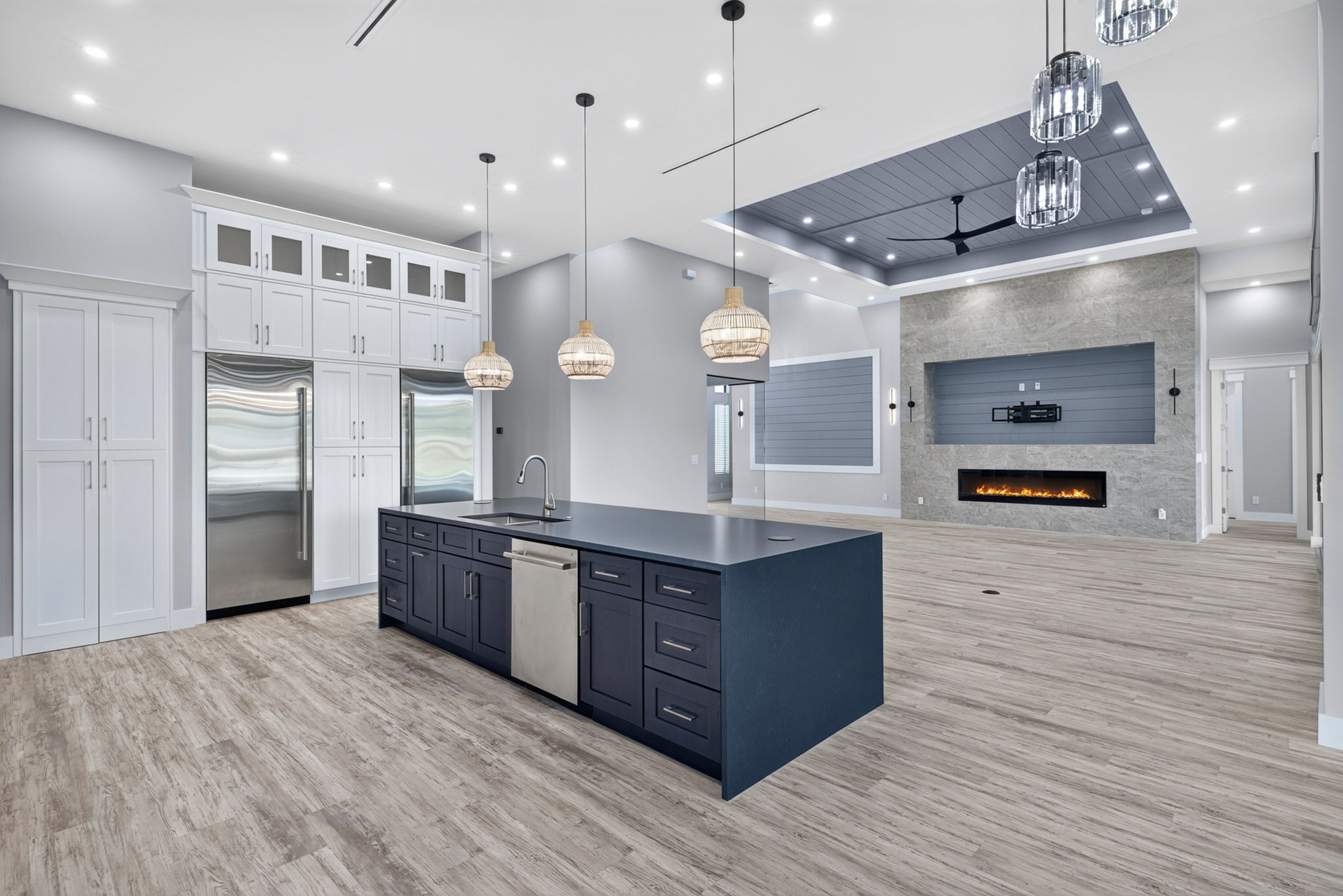 Kitchen 3 of 6