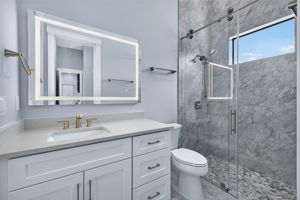 Guest Bathroom 3