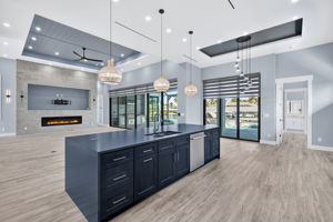 Kitchen 4 of 6