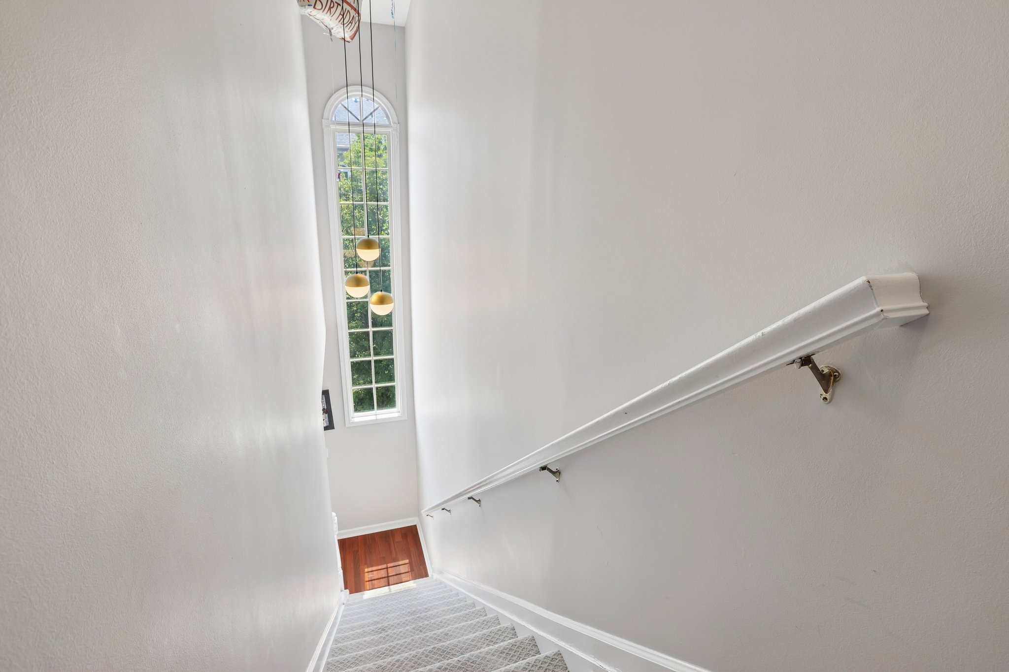 Roslyn Ct-S3006-040.jpg