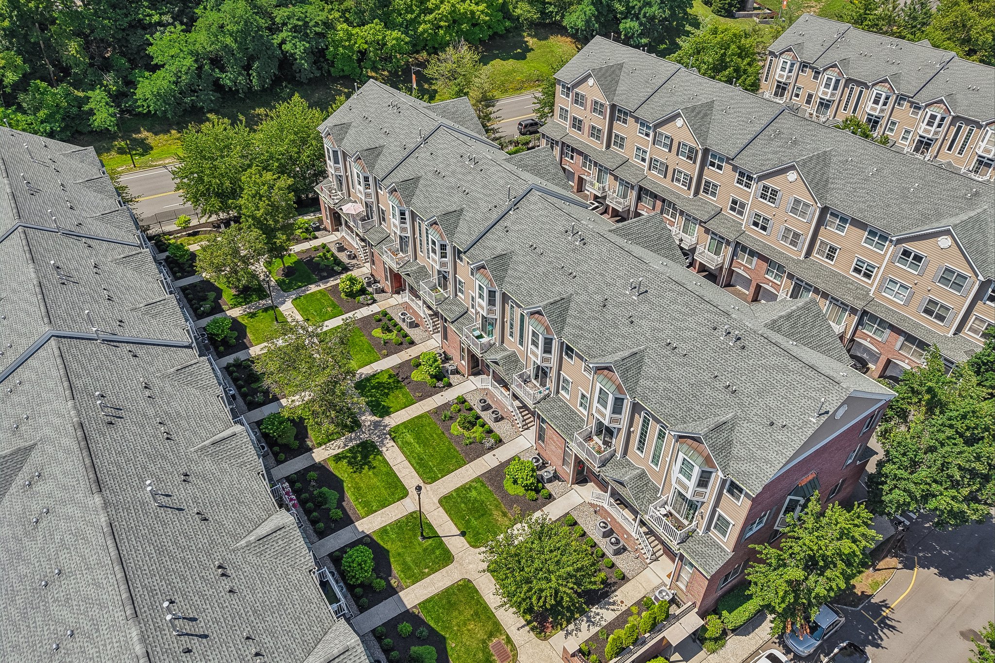 Roslyn Ct-S3006-082.jpg