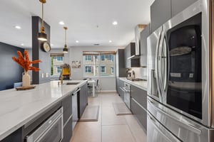 Roslyn Ct-S3006-029.jpg
