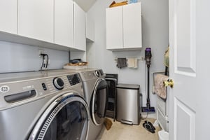 Roslyn Ct-S3006-036.jpg