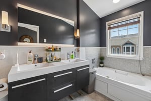Roslyn Ct-S3006-057.jpg