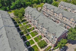Roslyn Ct-S3006-082.jpg