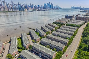 Roslyn Ct-S3006-083.jpg