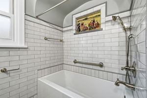  Photo 49