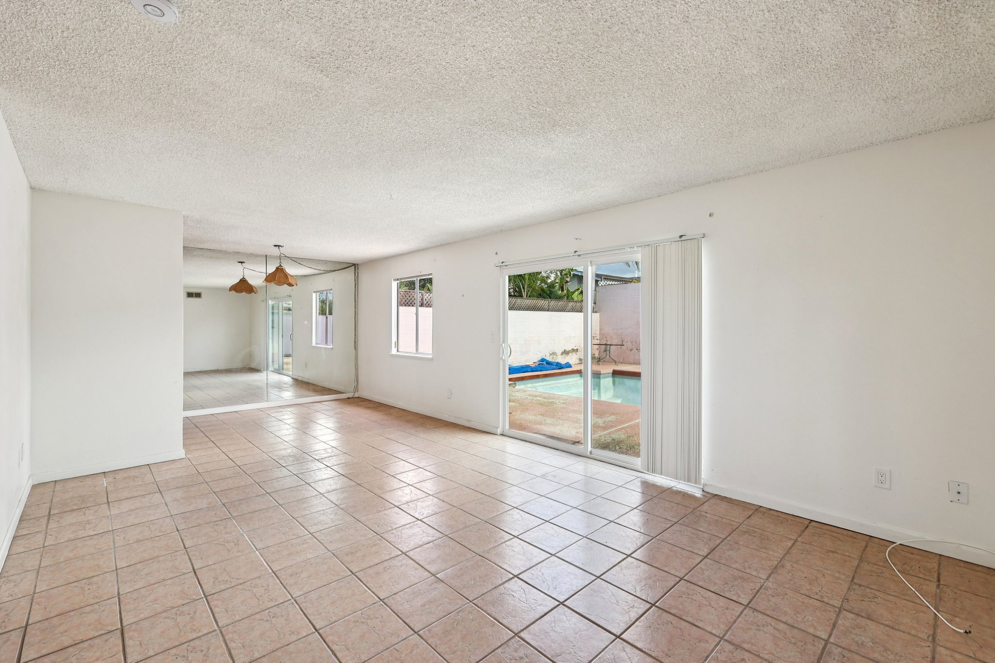 Mimika Pl-S0601-006.jpg