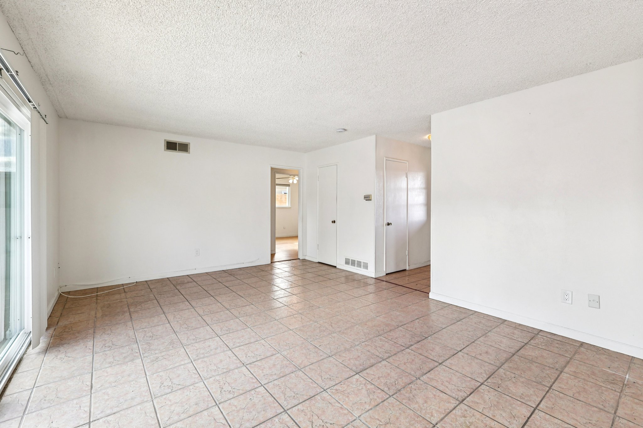 Mimika Pl-S0601-007.jpg